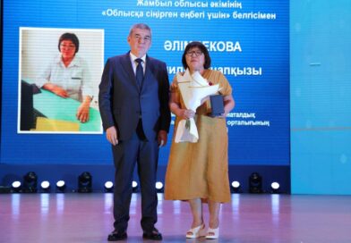 ЖАМБЫЛ ОБЛЫСЫНДА МЕДИЦИНА ҚЫЗМЕТКЕРЛЕРІНЕ ҚҰРМЕТ КӨРСЕТІЛДІ
