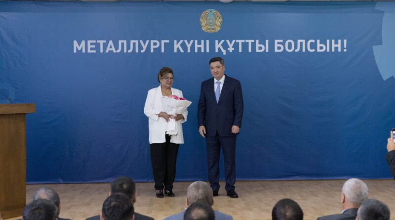 ПРЕМЬЕР-МИНИСТР ВРУЧИЛ МЕТАЛЛУРГАМ ГОСУДАРСТВЕННЫЕ НАГРАДЫ ОТ ИМЕНИ ПРЕЗИДЕНТА В ЧЕСТЬ ПРОФЕССИОНАЛЬНОГО ПРАЗДНИКА