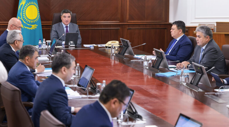 ОЛЖАС БЕКТЕНОВ: ПРЕЗИДЕНТТІҢ ХАЛЫҚТЫ САПАЛЫ АУЫЗ СУМЕН ҚАМТАМАСЫЗ ЕТУ ЖӨНІНДЕГІ ТАПСЫРМАСЫН ОРЫНДАУ – ҮКІМЕТТІҢ БАСЫМ БАҒЫТЫ