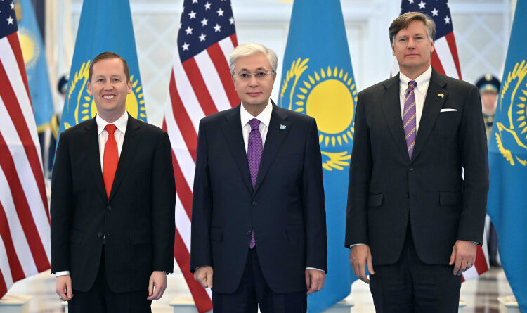 ҚАСЫМ-ЖОМАРТ ТОҚАЕВ АМЕРИКАЛЫҚ ДЕЛЕГАЦИЯМЕН КЕЗДЕСТІ