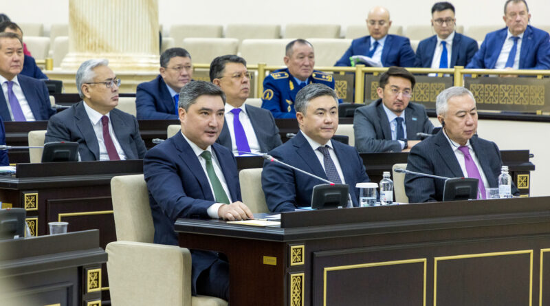 ОЛЖАС БЕКТЕНОВ: ЖҰМЫС ІСТЕУГЕ ҚАБІЛЕТТІ АДАМДАРДЫ МЕМЛЕКЕТ АСЫРАУҒА ТИІС ЕМЕС