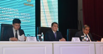 ПРЕЗИДЕНТ КЕҢЕСШІСІ МӘЛІК ОТАРБАЕВ БАЙЗАҚ АУДАНЫ ТҰРҒЫНДАРЫМЕН КЕЗДЕСТІ