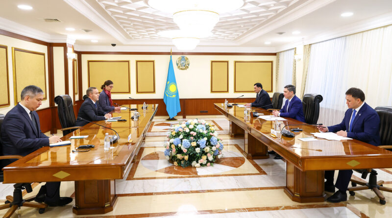 ОЛЖАС БЕКТЕНОВ ОБСУДИЛ СОТРУДНИЧЕСТВО В НЕФТЕГАЗОВОЙ ОТРАСЛИ С ВИЦЕ-ПРЕЗИДЕНТОМ EXXONMOBIL