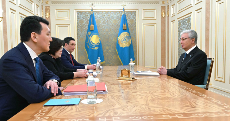 МЕМЛЕКЕТ БАСШЫСЫНА КОНСТИТУЦИЯЛЫҚ КОМИССИЯНЫҢ ЖАҢА АТА ЗАҢ ЖОБАСЫ БОЙЫНША ЕСЕБІ ҰСЫНЫЛДЫ