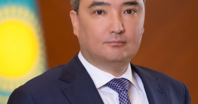 ЖАҢА КОНСТИТУЦИЯ – ЕЛ ДАМУЫНЫҢ ЖАҢА КЕЗЕҢІ