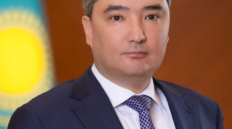 ЖАҢА КОНСТИТУЦИЯ – ЕЛ ДАМУЫНЫҢ ЖАҢА КЕЗЕҢІ