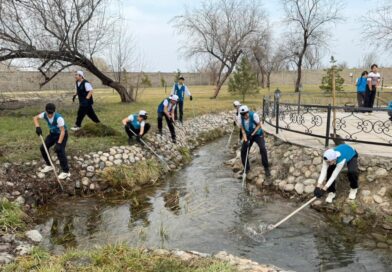 ЖАС ҚАЗАҚСТАНДЫҚТАР «МӨЛДІР БҰЛАҚ» АКЦИЯСЫНА ҚАТЫСУДА