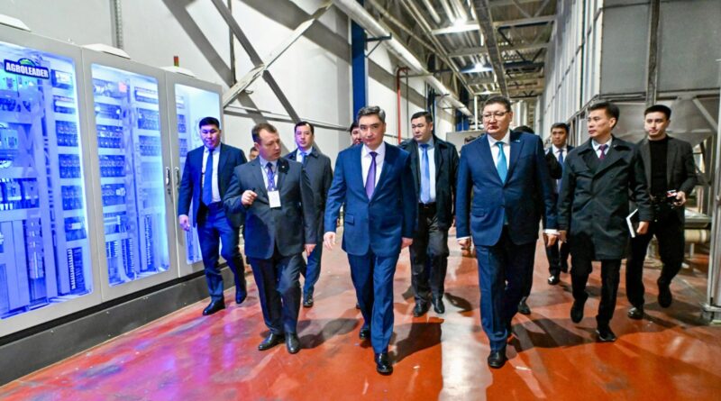 ҚАРАЛЫҚСЫЗ ӨНДІРІС ЖӘНЕ ӘЛЕУМЕТТІК ЖОБАЛАР: АБАЙ ОБЛЫСЫНДА ПРЕМЬЕР-МИНИСТР ЖҰМЫС САПАРЫН ЖАСАДЫ