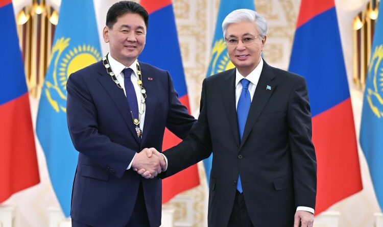 ПРЕЗИДЕНТ КАЗАХСТАНА НАГРАДИЛ ПРЕЗИДЕНТА МОНГОЛИИ ОРДЕНОМ «АЛТЫН ҚЫРАН»