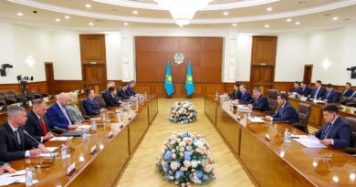 ОЛЖАС БЕКТЕНОВ ШЕТЕЛДІК АГРОТЕХНИКА ӨНДІРУШІЛЕРМЕН КЕЛІССӨЗ ЖҮРГІЗДІ