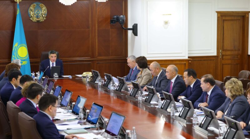 ОЛЖАС БЕКТЕНОВ ОБСУДИЛ РАЗВИТИЕ ФАРМАЦЕВТИЧЕСКОЙ ОТРАСЛИ