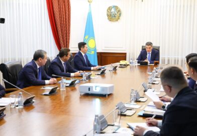 ОЛЖАС БЕКТЕНОВ ЖЕҢІЛ ӨНЕРКӘСІПТІ ДАМЫТУ ТӘСІЛДЕРІН ҚАЙТА ҚАРАУДЫ ТАПСЫРДЫ