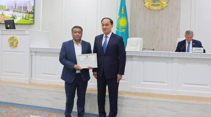 ЕРБОЛ КАРАШУКЕЕВ ВЫРАЗИЛ БЛАГОДАРНОСТЬ ДЕПУТАТАМ ЖАМБЫЛСКОГО ОБЛАСТНОГО МАСЛИХАТА ВОСЬМОГО СОЗЫВА